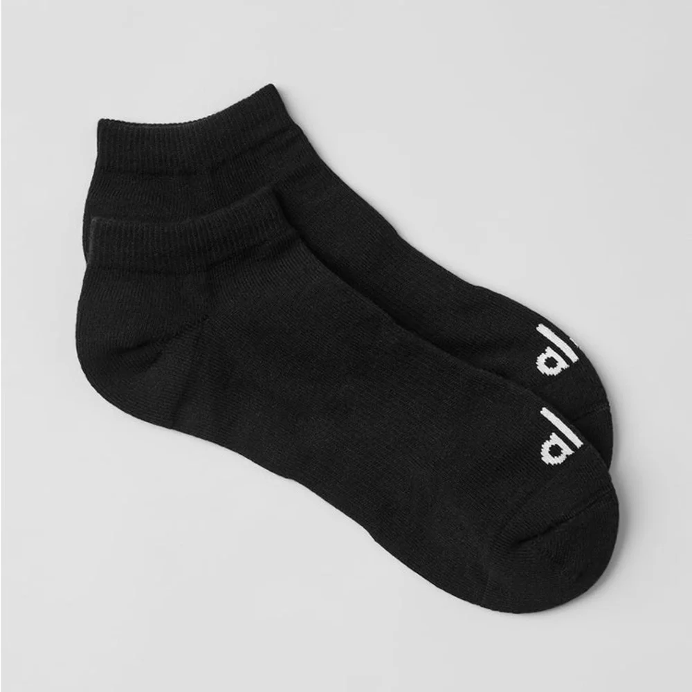 ALO Yoga 3 pairs of  Athletic Ankle Socks